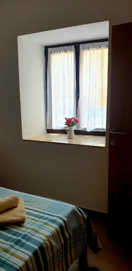 Apartments And Room Vela セニ エクステリア 写真